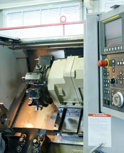 precizna CNC obdelava kovin in orodjarstvo