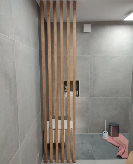lesena pregrada v kopalnici