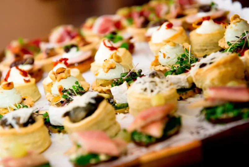 Žar in kuhanje pred gosti Kranj catering
