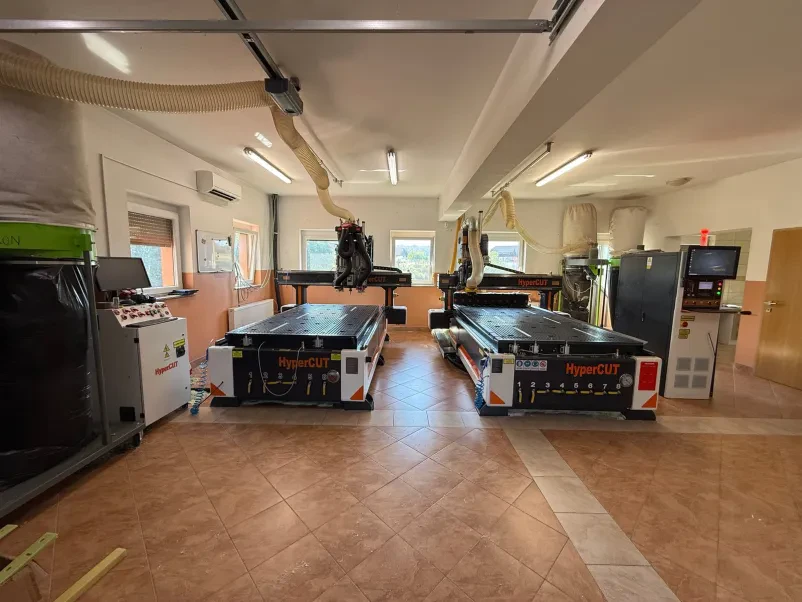CNC obdelava plastike in umetne mase Slovenija