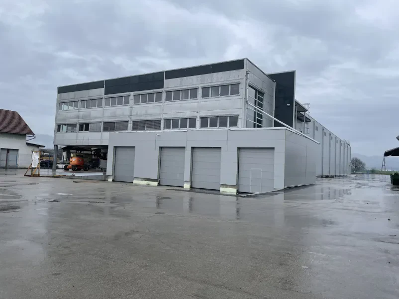 Montaža hitro tekočih industrijskih vrat Slovenija