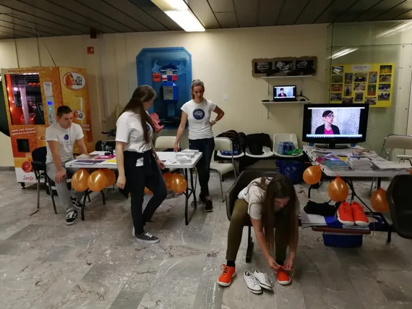 Informacije o multipli sklerozi in podpora bolnikom v Sloveniji