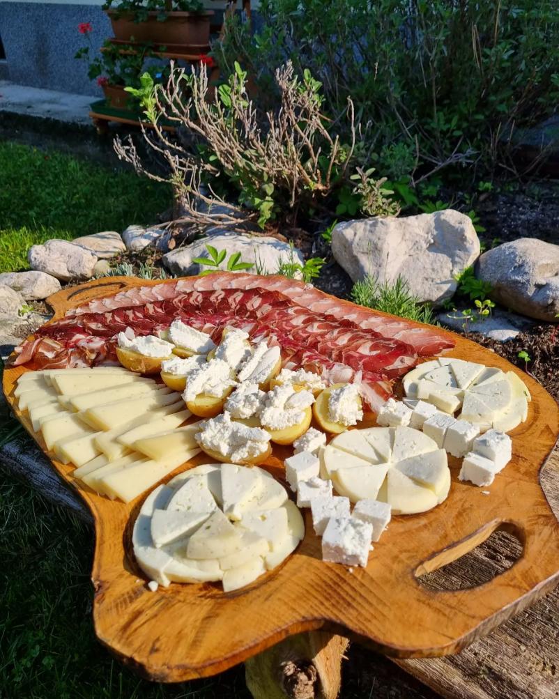 Ekološko pridelan ovčji sir