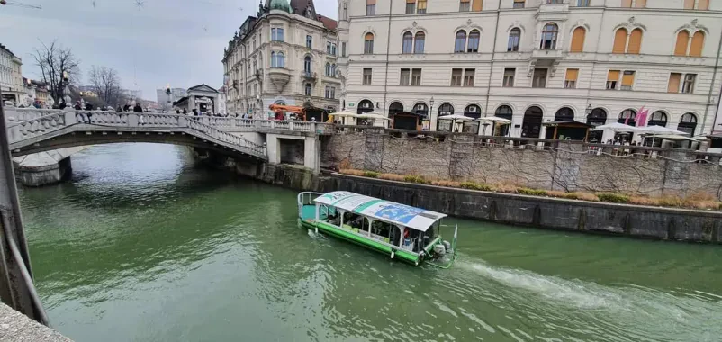 Praznovanje na ladjici po Ljubljanici