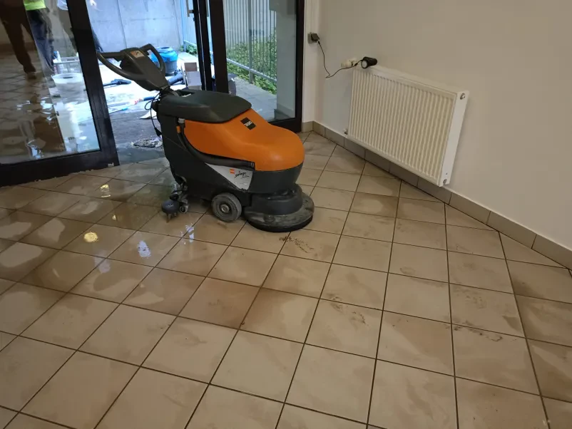 Visokotlačno čiščenje fasad, streh in tlakovcev čiščenje Kranj, Bled, Gorenjska