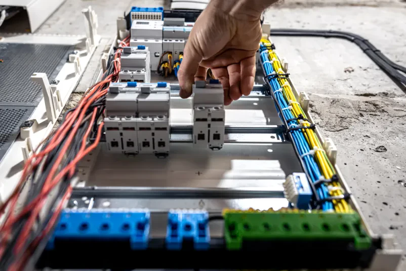 Izvedba industrijskih elektroinštalacij Slovenija