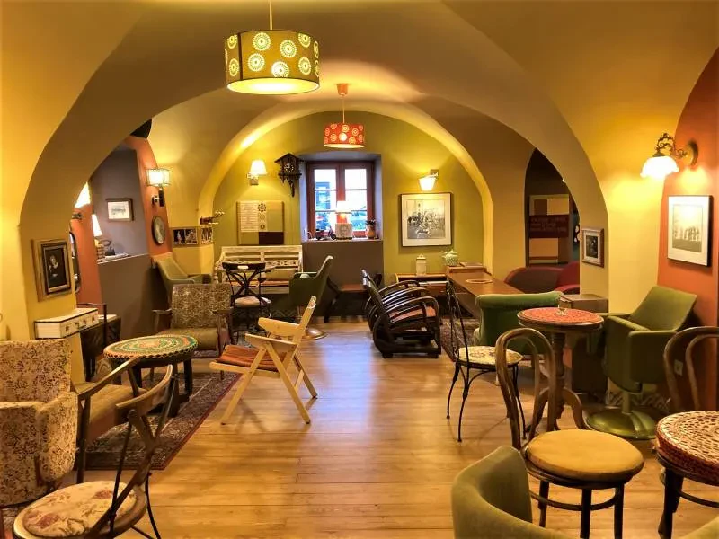 Zakaj je kavarna Ptuj v MuziKafe tako priljubljena?