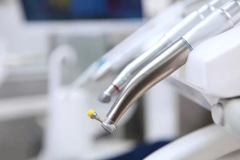 Oralna kirurgija in implantologija v Ljubljani