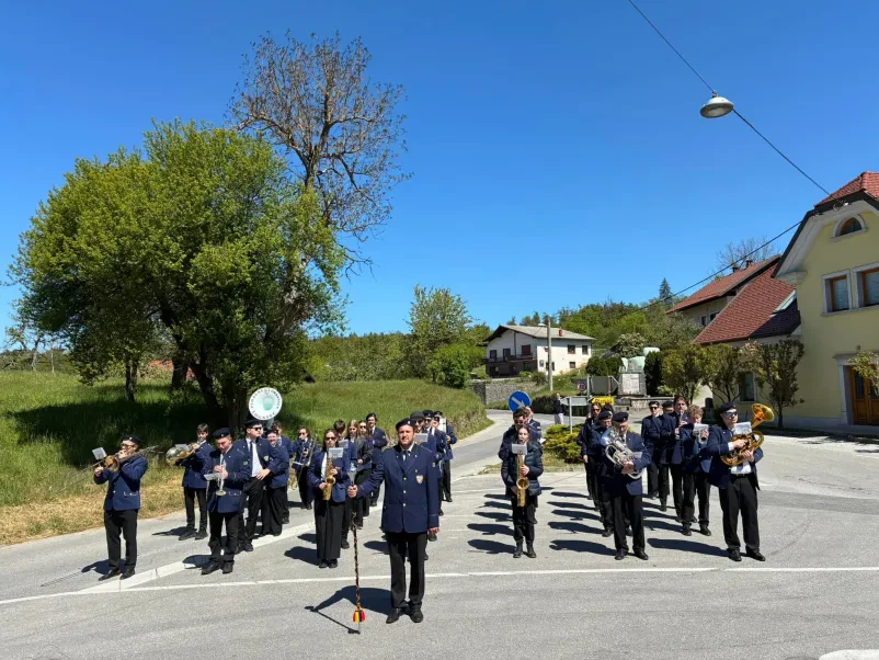 Nastopi pihalnega orkestra Logatec