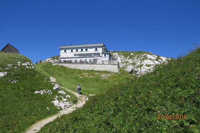 Obisk koče na Črni prsti