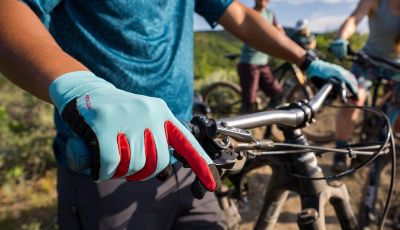 Oblačila za udobno in varno kolesarjenje v Sloveniji