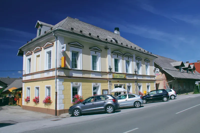 Prostor za zaključene družbe Bled, Gorenjska regija