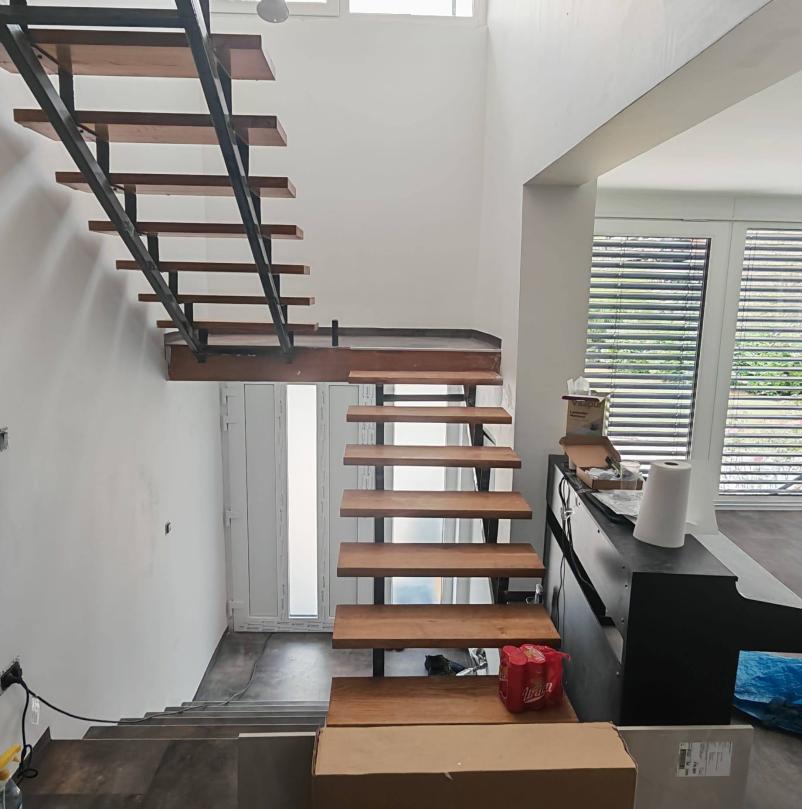 Strojno barvanje mansardnega stanovanja Ljubljana, Slovenija