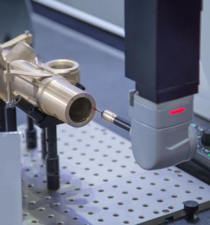 Ugoden servis CNC stroje