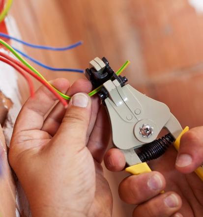 Top izbira za projektiranje in vgradnjo električnih inštalacij