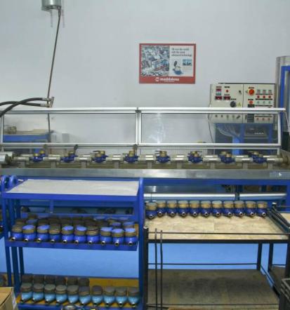 Peskanje drobnih kovinskih predmetov