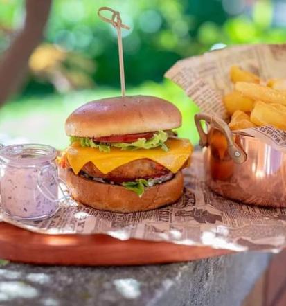 Burgerji, kraft piva, odlične sladice, zaključene družbe