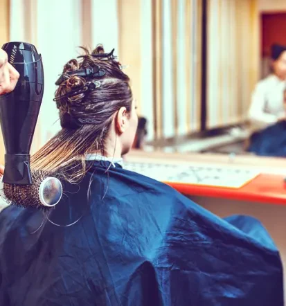 Frizerski salon, frizer, frizerske storitve, striženje, barvanje