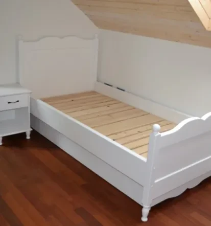 Masivno in klasično pohištvo Preserje