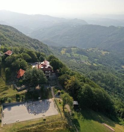 Tončkov dom na Lisci ponuja priložnost za številne aktivnosti na prostem