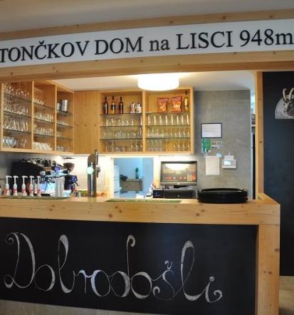 Med obiski slovenskih hribov ne zamudite obiska v Tončkovem domu na Lisci