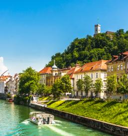 Vožnj z ladjico po Ljubljanici