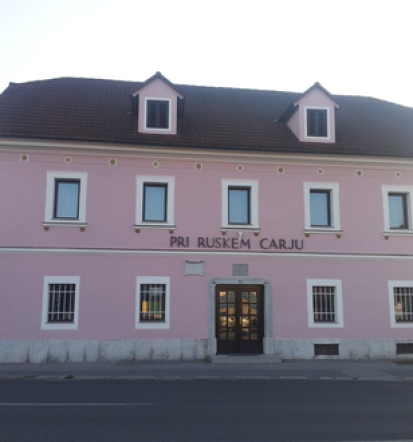 Dobra gostilna, tenis igrišča, Ljubljana, RUSKI CAR