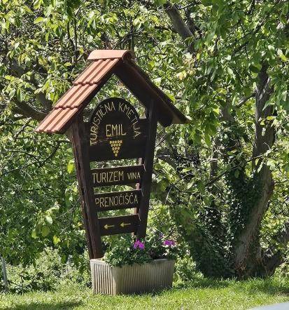 Turistična kmetija Emil, domače jedi Maribor