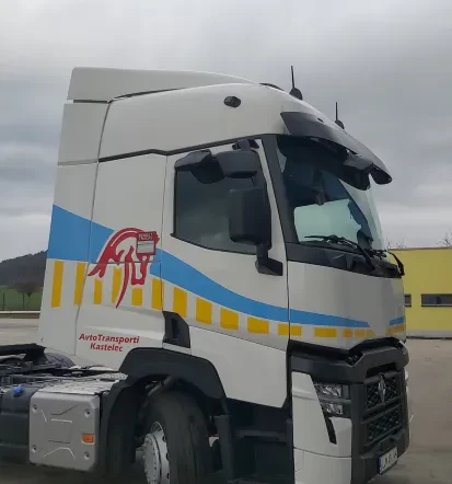Polepitev vozil, plovil in pohištva