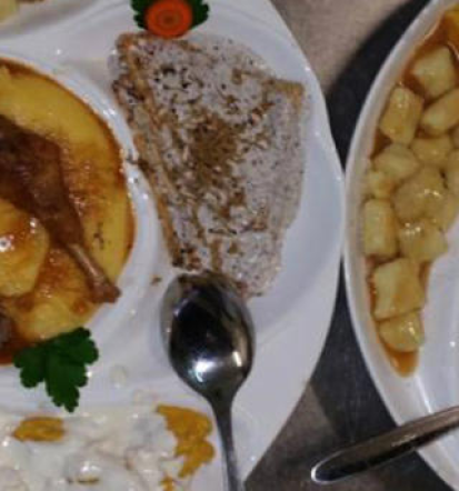 Gostilna in picerija Divača, v notranjosti postrežemo do 80 gostov