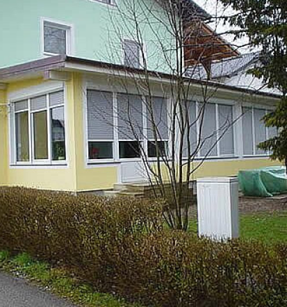 Okna in vrata, rolete in senčila, komarniki, žaluzije