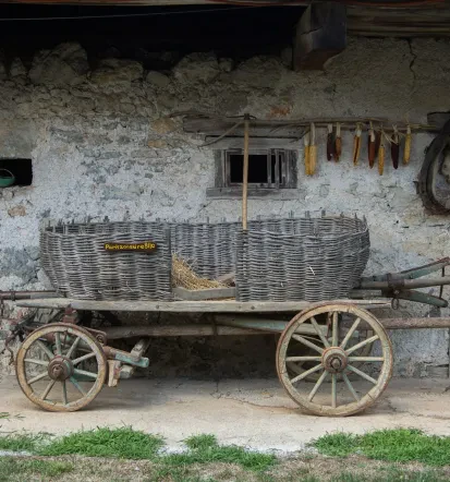 Prostor za zaključene družbe, muzej in gostinstvo