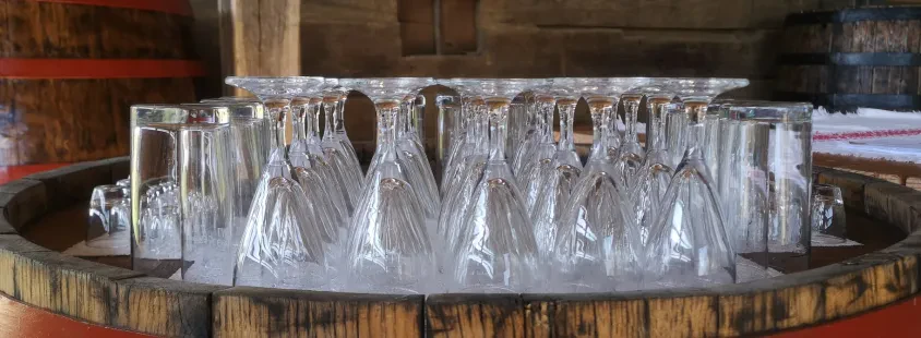 Prostor za zaključene družbe Bela krajina, Domačija Šrajf
