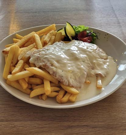 Picerija, gostilna, pice iz krušne peči, jedi po naročilu