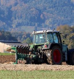 Servis traktorjev Fendt, prodaja rezervnih delov za traktorje