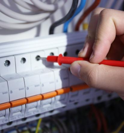 Elektroinštalater