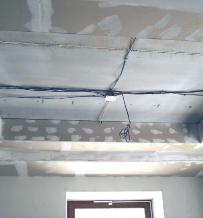 Priprava betonskih stropov, barvanje kovinske fasade