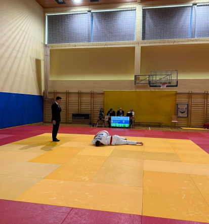 V našem judo klubu verjamemo, da šport pozitivno vpliva na življenja ljudi