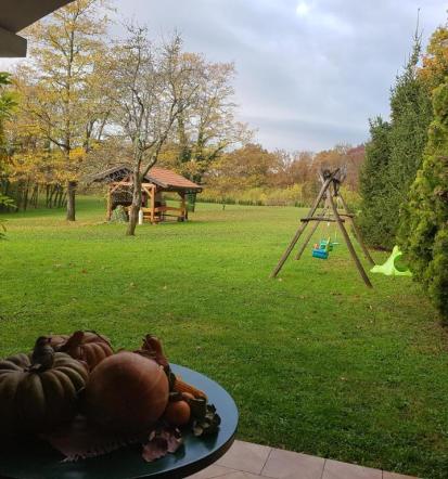 Nahajamo se le nekaj kilometrov od središča Nove Gorice