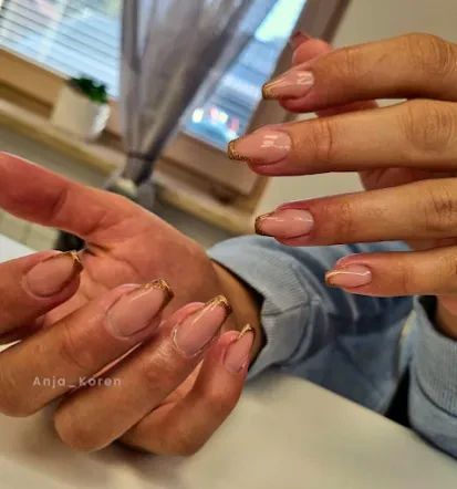 Kozmetični salon, podaljševanje nohtov Koroška