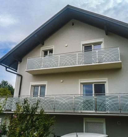 Na voljo so aluminjaste, inox in tudi steklene ograje Maribor