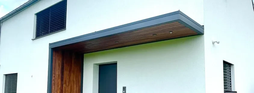 Nadstrešek z ravno streho Slovenija - Slemenšek Engineering d.o.o.