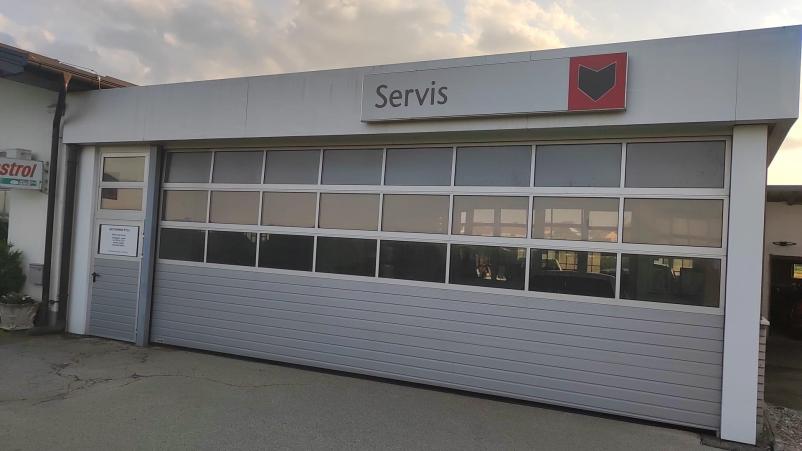 Kvalitetna sekcijska garažna vrata Štajerska