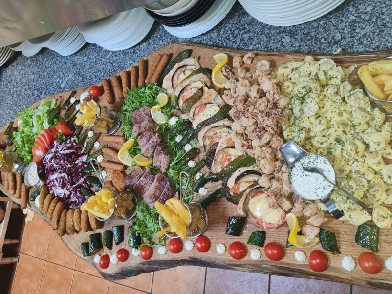 Pica, burek, okrepčevalnica Žiri, Gorenjska