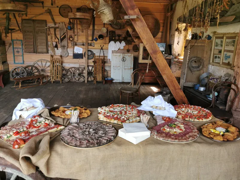 Najem prostora za zaključene družbe Postojna