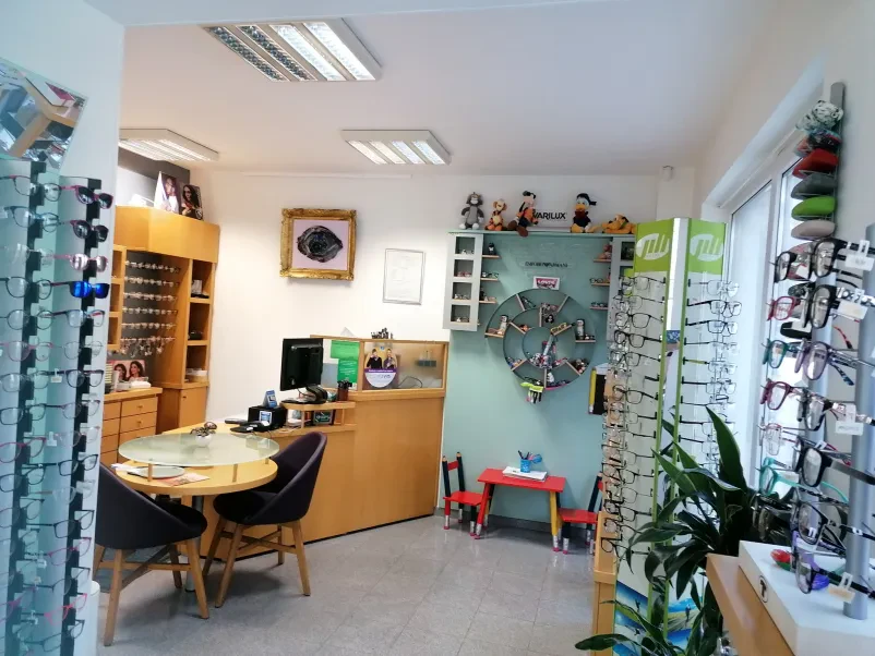 Dobra optika Savinjska, Optika Petra