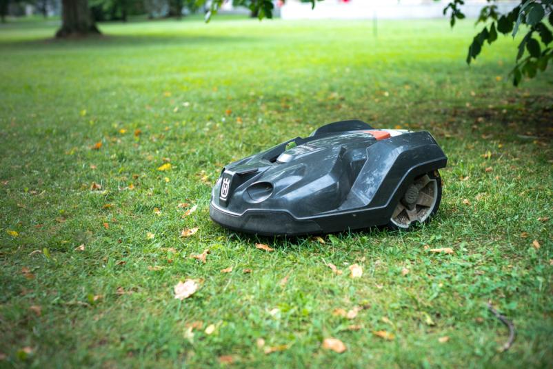Nakup robotske kosilnice Slovenija