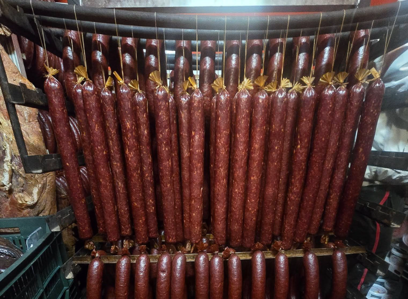 Suho meso in sadžuk klobase Ljubljana