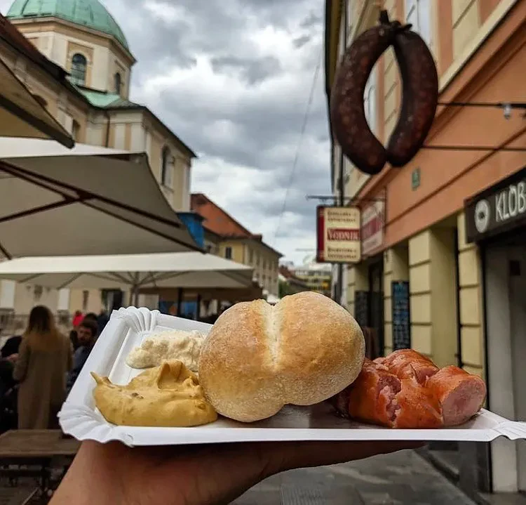 Kranjska klobasa Ljubljana, okus domačnosti