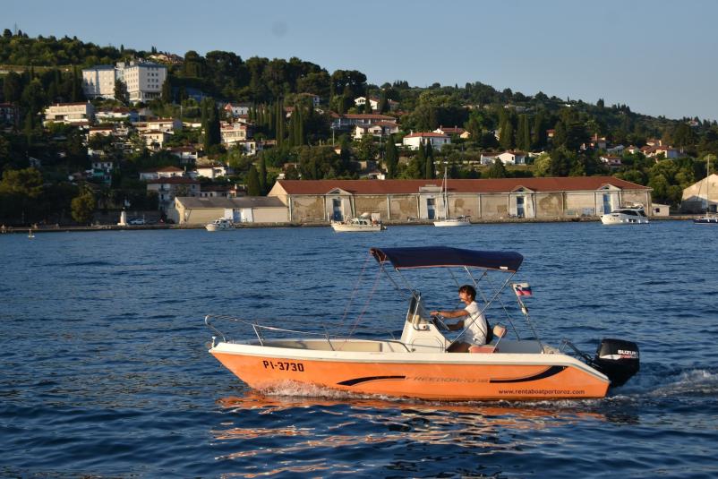 Pripravite svojo barko na nepozabno sezono na vodi z ugodnim servisom plovil na Obali